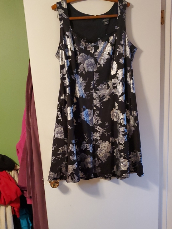 Michel Studio Dresses & Skirts - Michel Studio size 18 Black Floral Sleeveless A-Line Dress